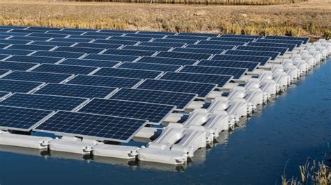 affichage de l'énergie solaire|Des panneaux solaires flottants pourraient fournir une grande .